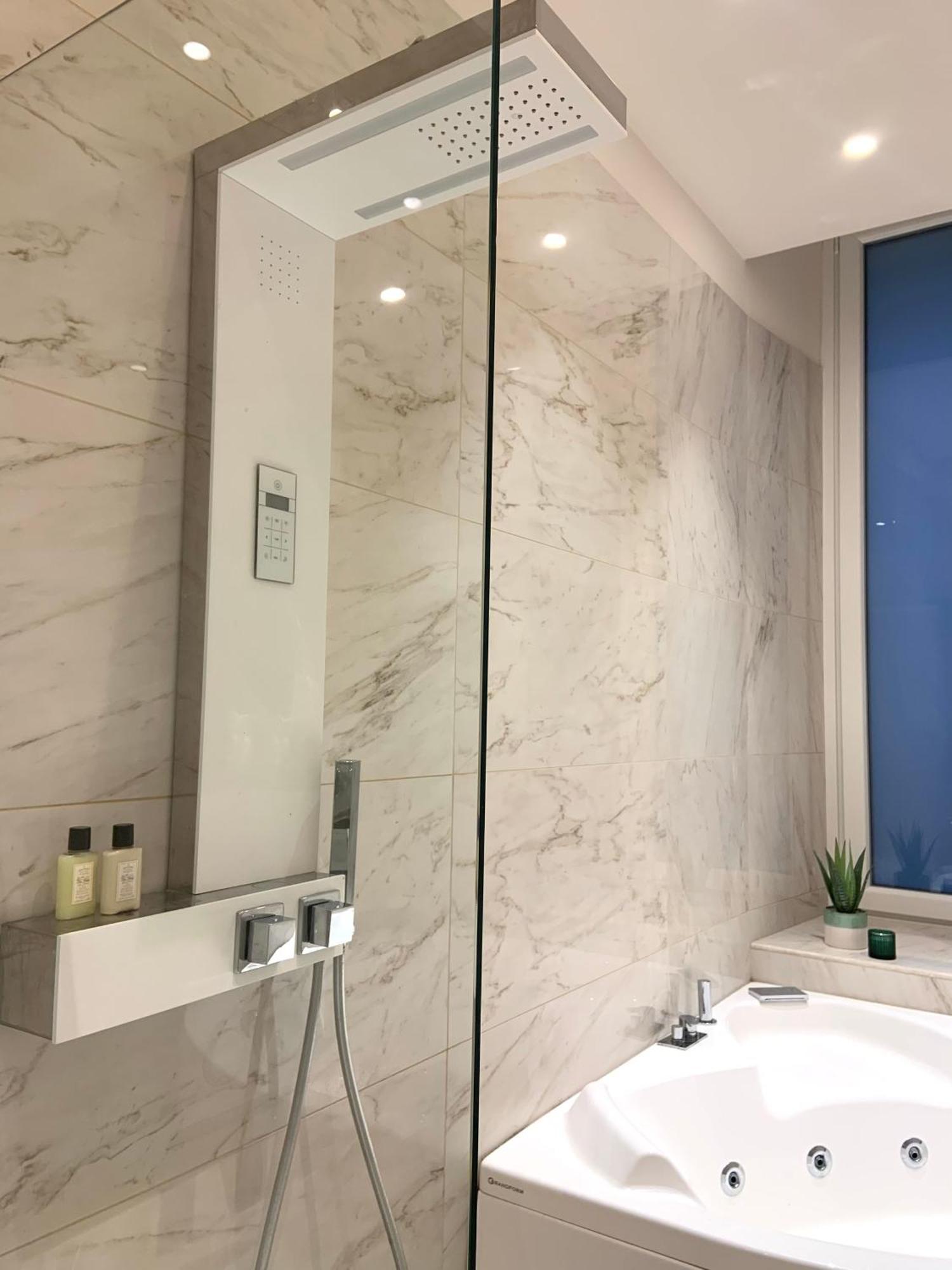 Bari Downtown Luxury Apartment Buitenkant foto